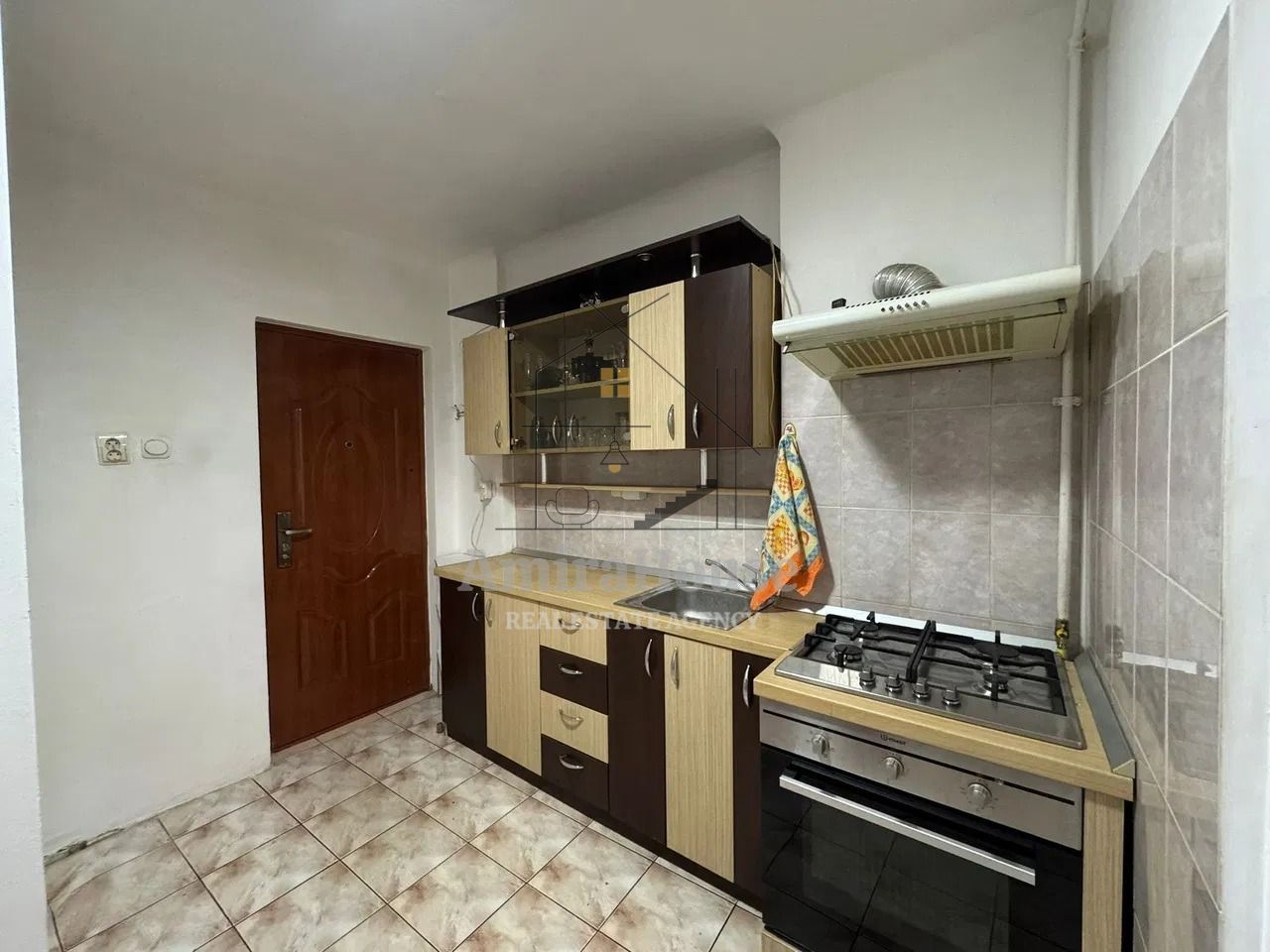 Apartament 1 camera, 32 mp, parcare in curtea interiara, str Bucuresti - Poză 6