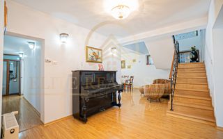 Ovidiu Sud - Zona premium - Vila impozanta, curte mare, garaj, terasa! - Poză 9