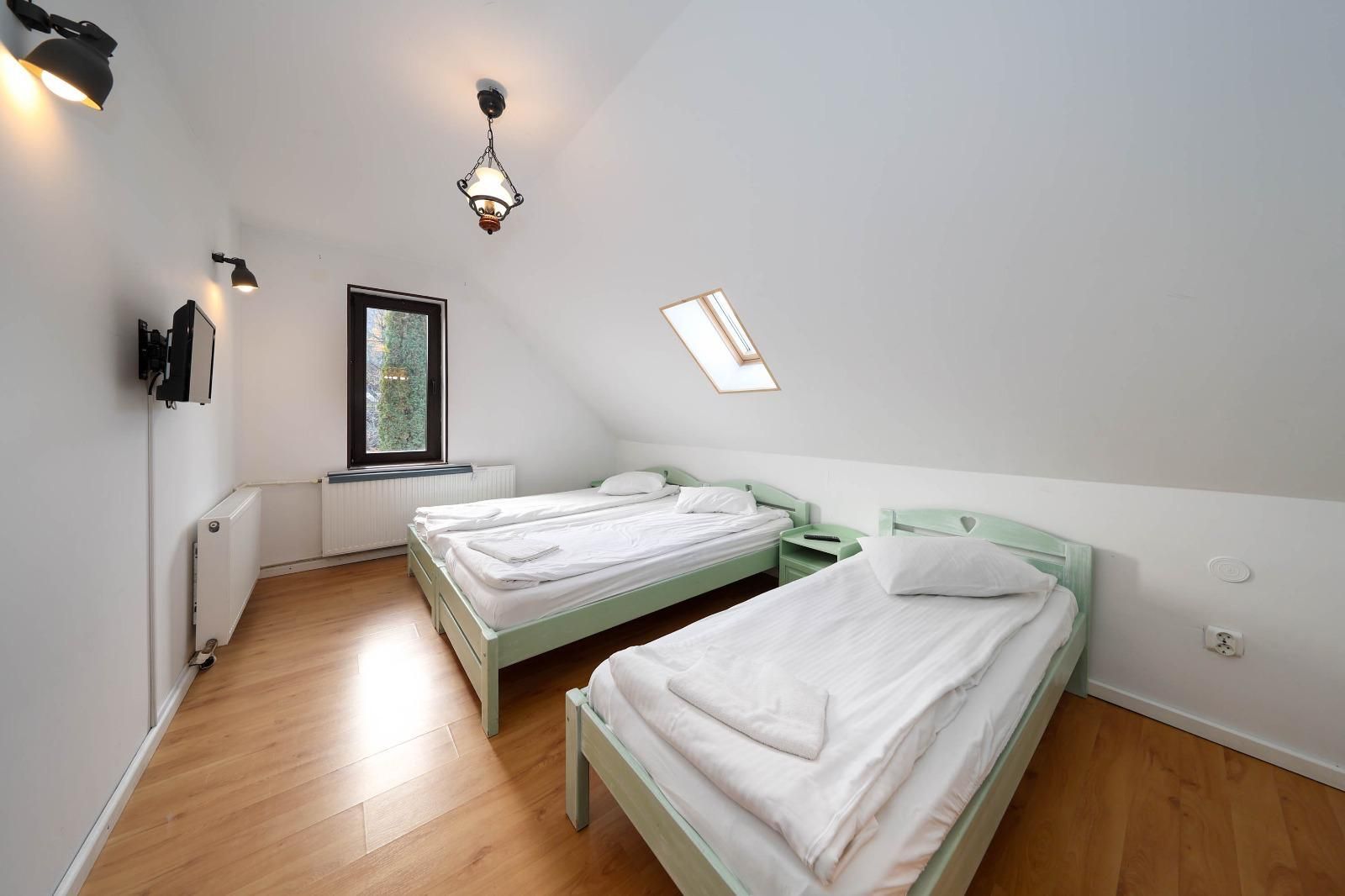 Vilă spațioasă de vânzare în Predeluț, Bran | 2000mp - Poză 18