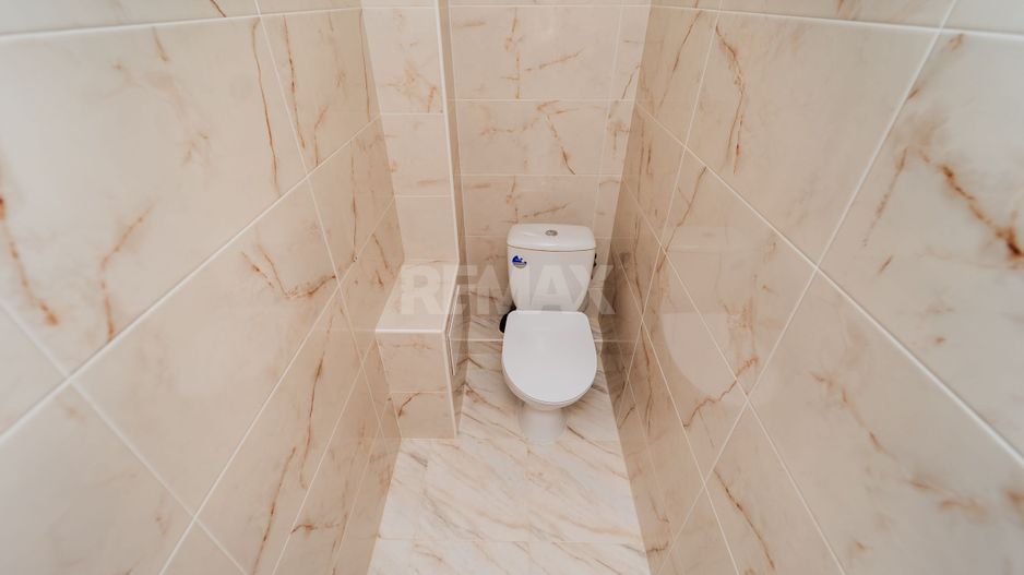 De vinzare Apartament 2 camere si balcon + living cu logie - Poză 18