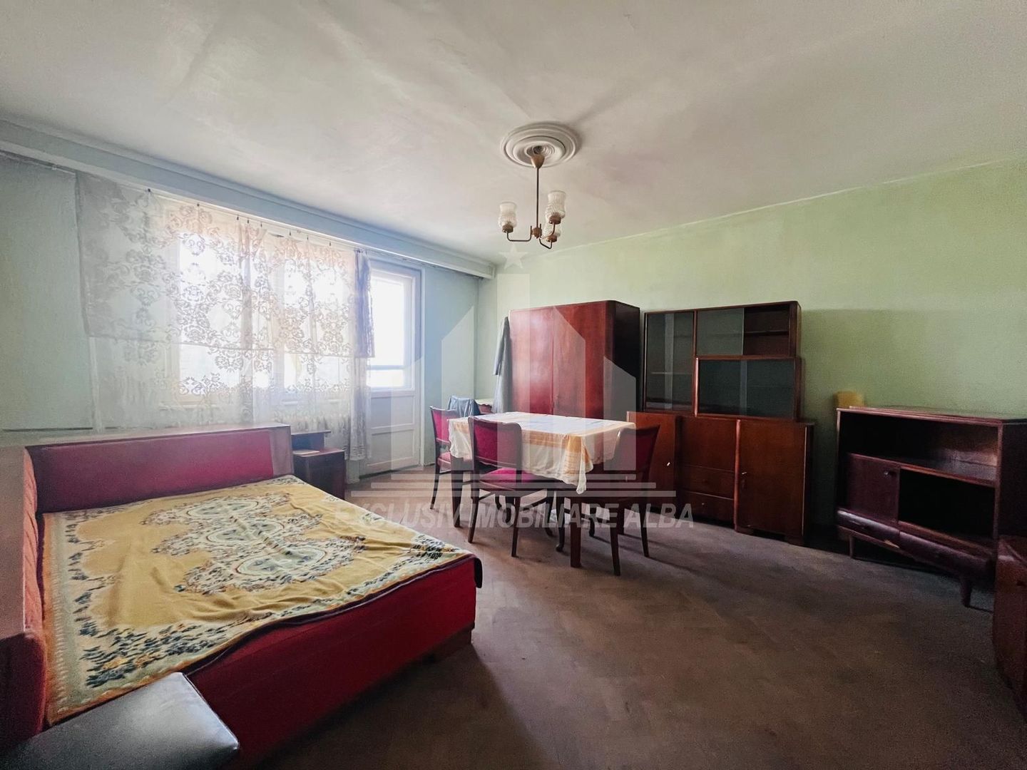 Apartament cu 2 camere decomandate, Cetate - Poză 1