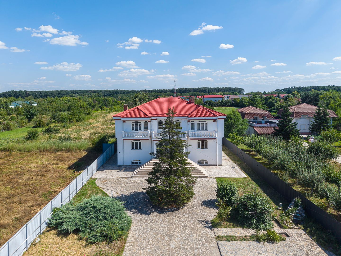 Domeniu privat 5.000 mp, cu reședință de 625 mp și piscină, Corbeanca - Poză 2