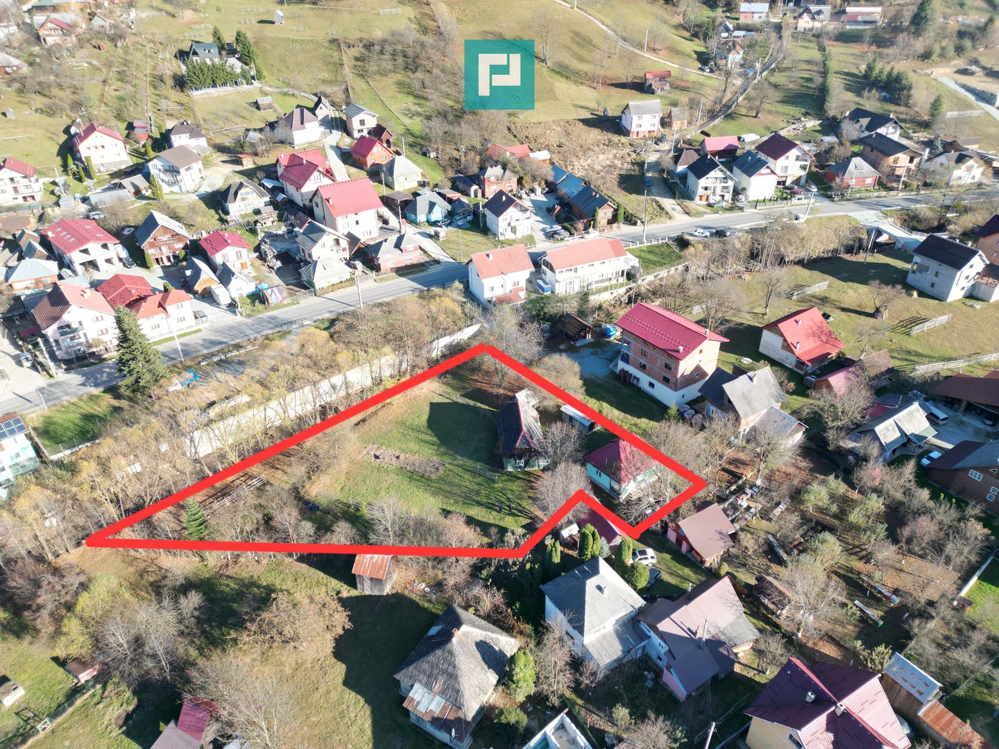 Casă de lemn, cu teren în Borșa - Poză 3