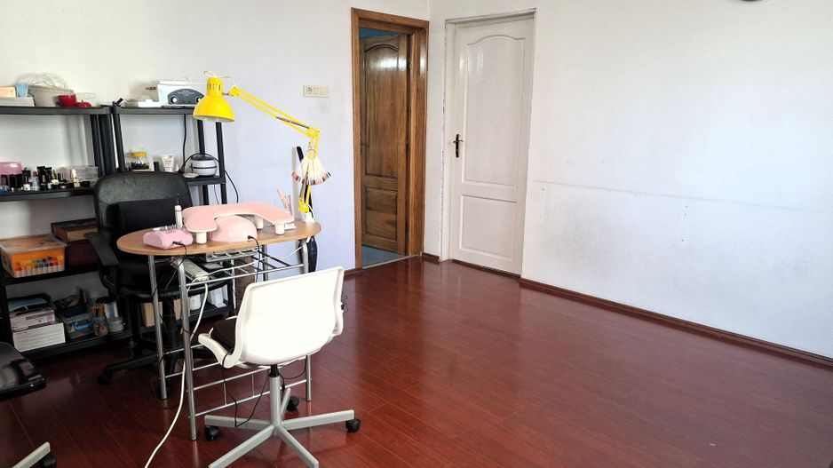Vila cu 10 camere, destinatie rezidentiala / birouri - Poză 11