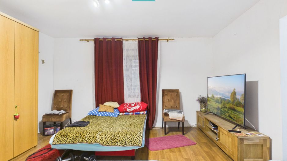 Casă cu 4 camere și teren de 800 mp în Zerind - Poză 7