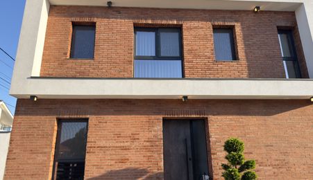 Eleganță și natură: vilă urbană exclusivistă în Tunari