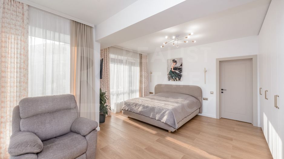 Vânzare, apartament, 2 dormitoare + living- 82 mp, Buiucani - Poză 11