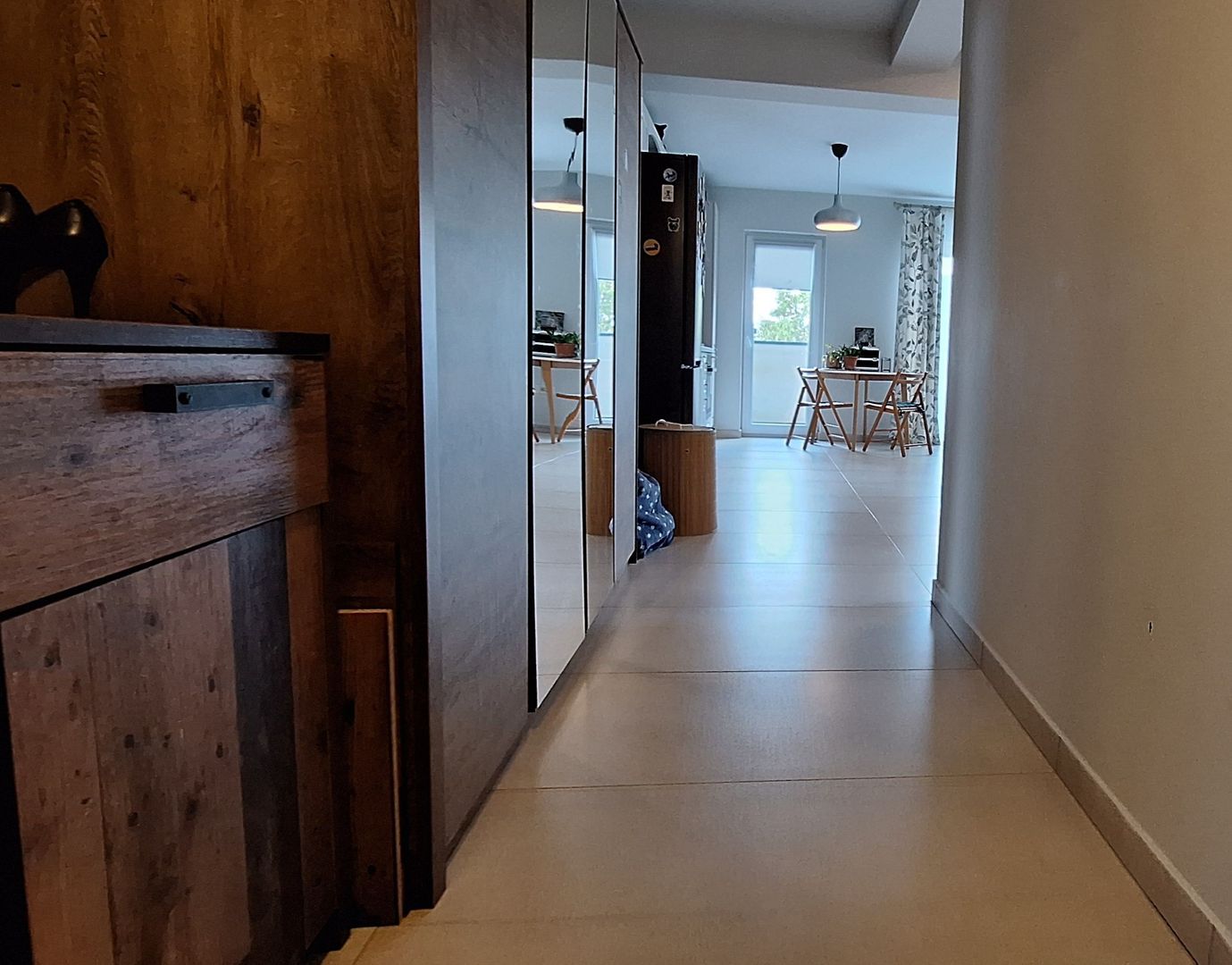 Apartament cu 2 camere si  2 locuri de parcare - Poză 4