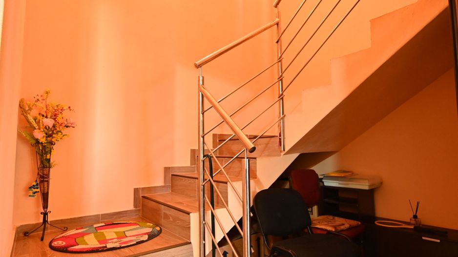 Casa P+1E, cu anexe si hala - Poză 5