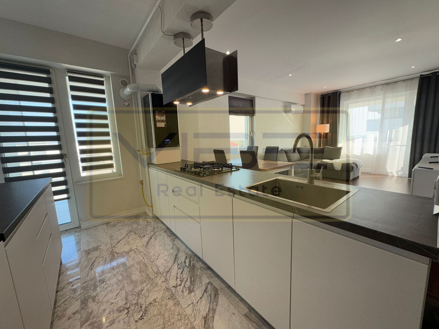 Apartament 2 camere + posibilitate 2 locuri parcare Copou - Royal Town - Poză 10