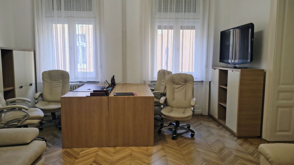 Apartament 2 camere Parc Traian , 400 E neg. Comision 50% - Poză 1