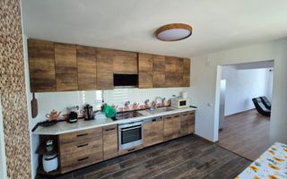 Vand casa 8 camere, 5 bai, 2 garaje, teliucul inferior, teren 1767 mp - Poză 6