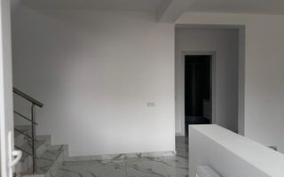 5 camere || strada asfaltata || gata de mutare || - Poză 4