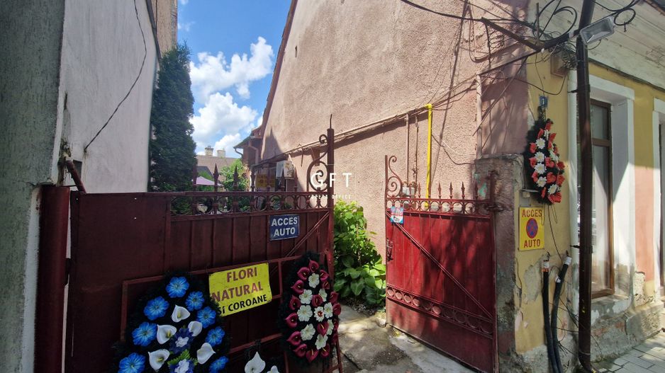 Apartament la casa +ATELIER( Afacere la cheie ) + garaj, ULTRACENTRAL - Poză 2