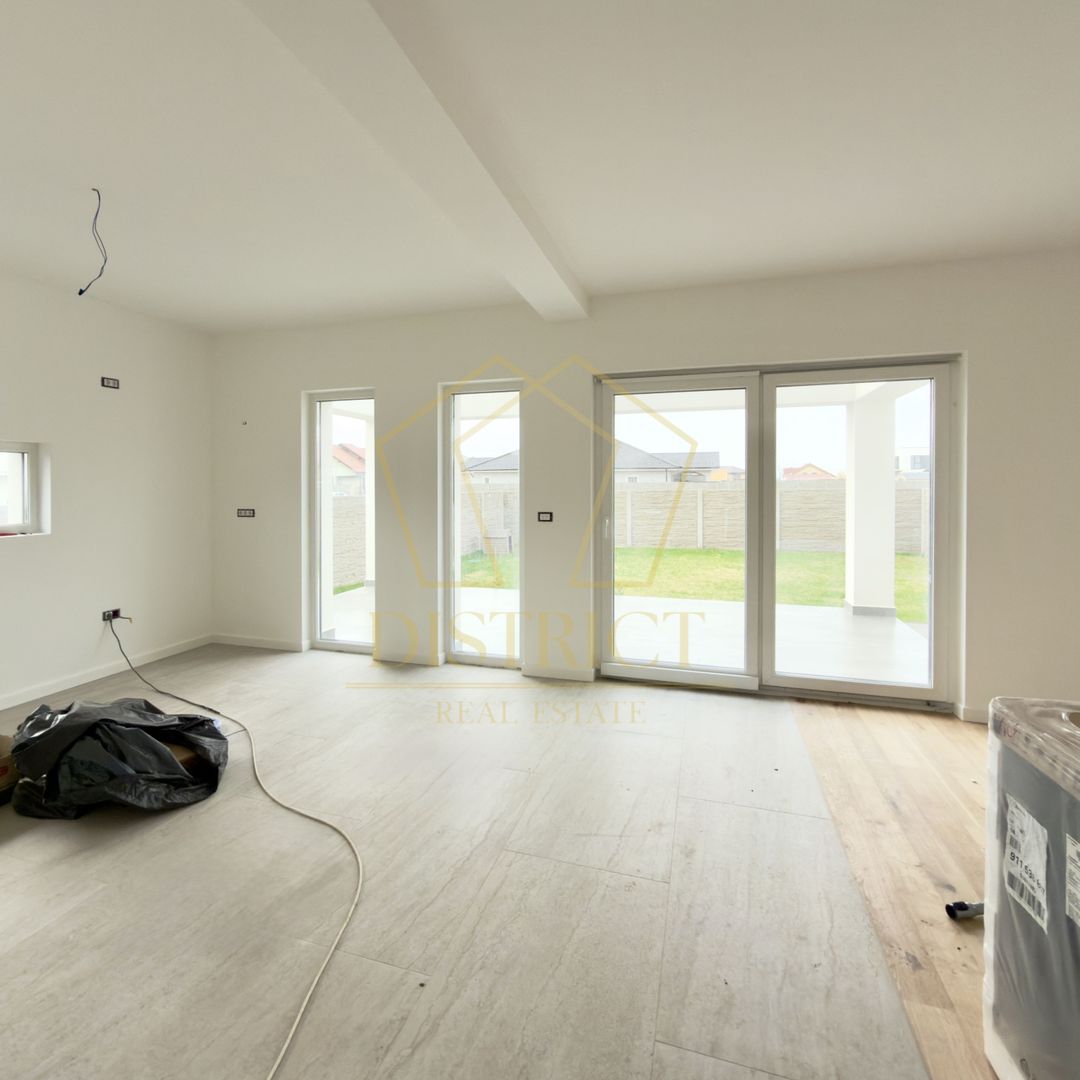 Com 0 | Duplex superb cu 5 camere despartit prin garaj | Dumbravita - Poză 4