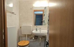 Apartament 3 camere. Etaj 1. Centrala.  Zona Brancoveanu . Confort si liniste. - Poză 9