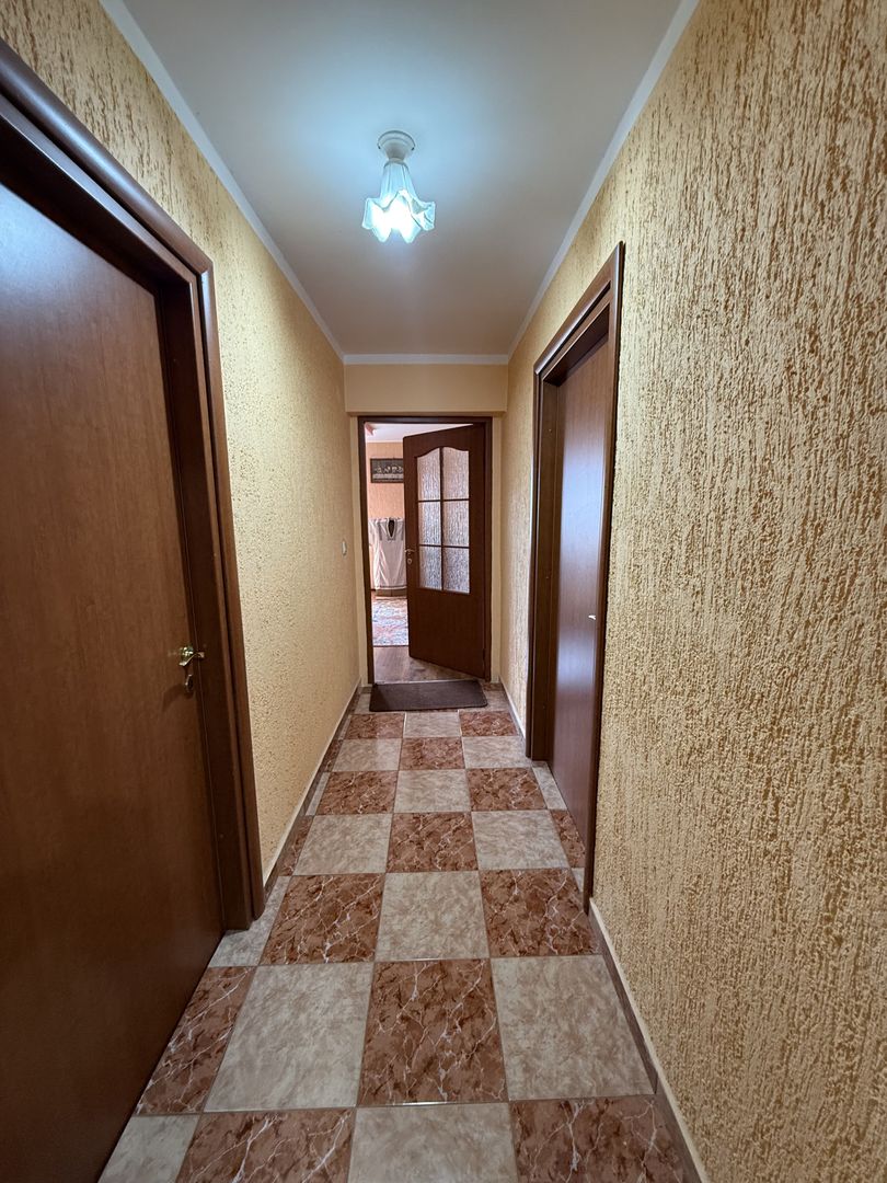 Vila construită in 2010 - P+1+pod - S=236 mp și curte 238 mp Campina! - Poză 38