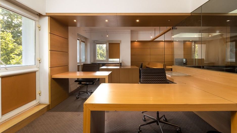 UNIRII FANTANI - 5 camere de vanzare - investitie rara si eleganta - Poză 3