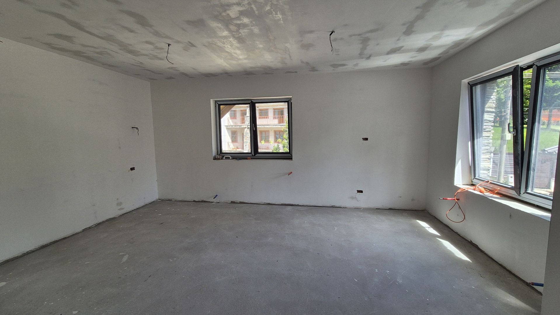 Apartament cu 2 camere + loc de parcare - Busteni - Zamora - Poză 2
