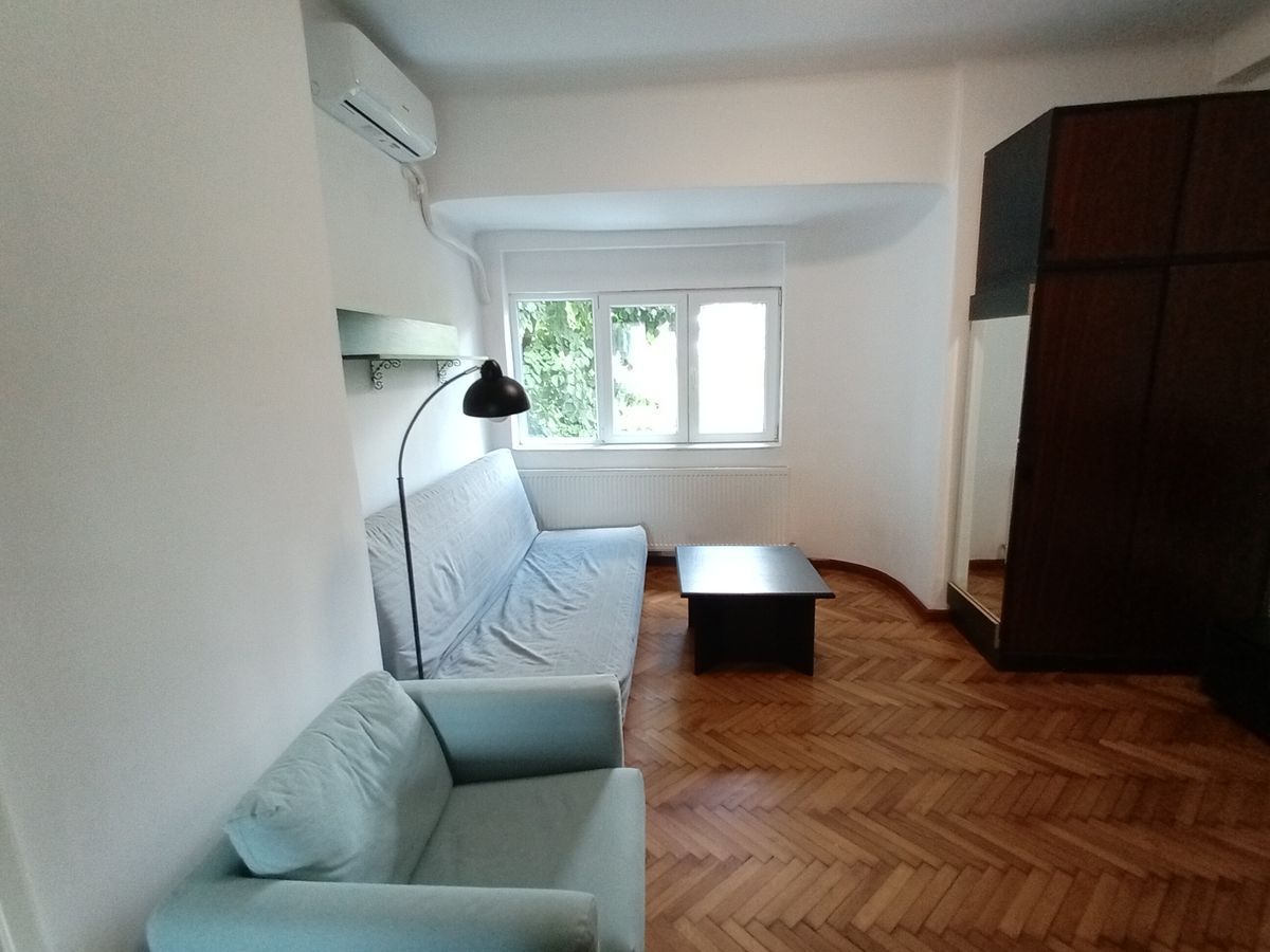 Închiriez garonieră, Unirii, centrală proprie - Poză 2