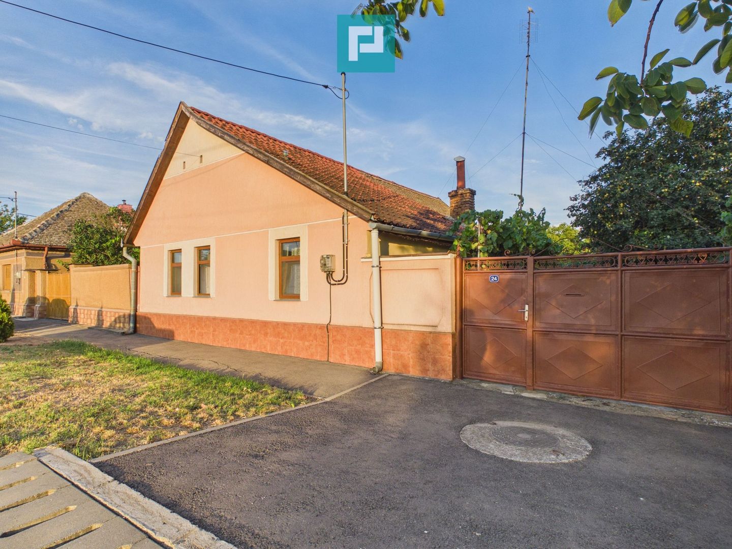 Casă bătrânească cu 4 camere in Pecica - Poză 2