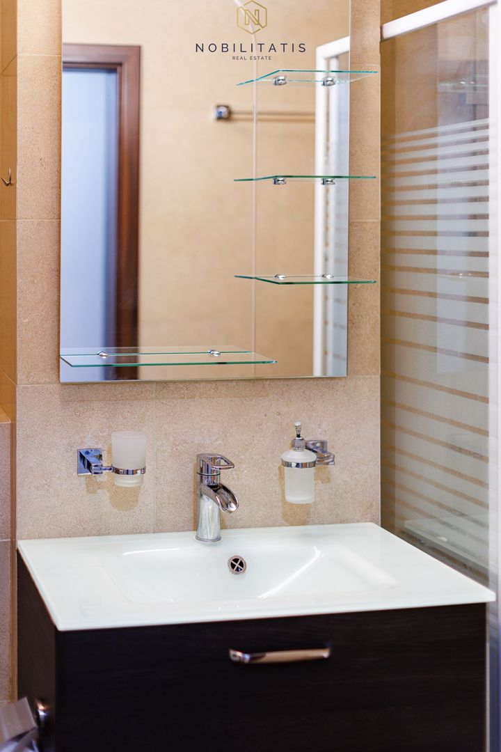 Un apartament cum rar găsești, în centrul orasului | 4 camere & 2 bai - Poză 15