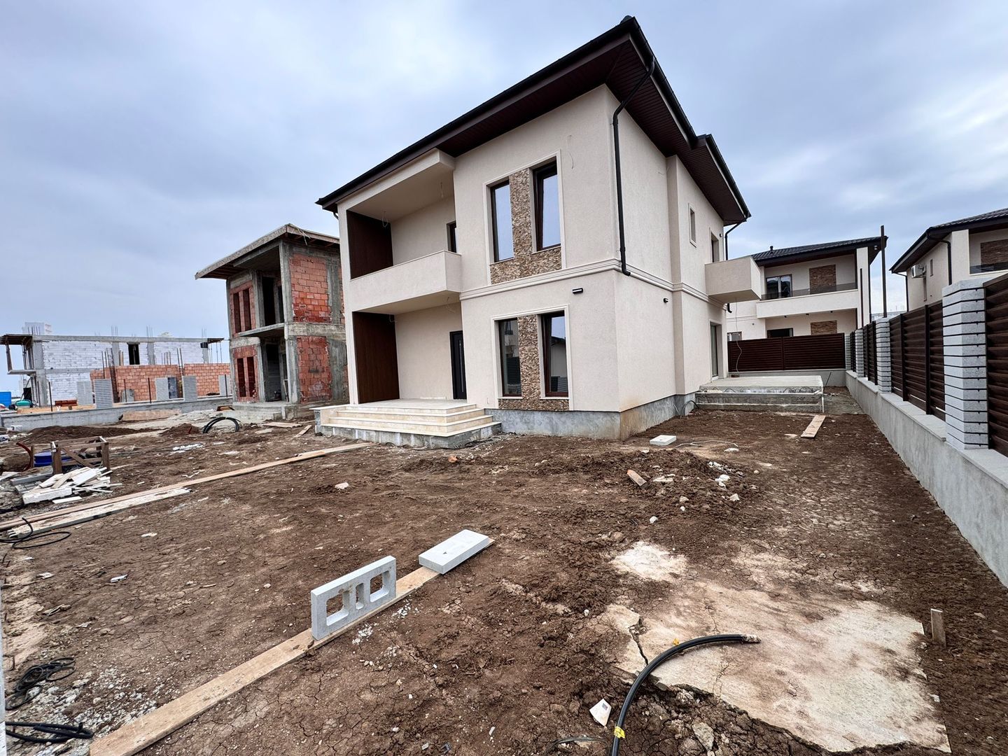 CASA INDIVIDUALA - 180 MP UTILI, TEREN 324, TOATE UTILITATILE, COMIS 0 - Poză 2