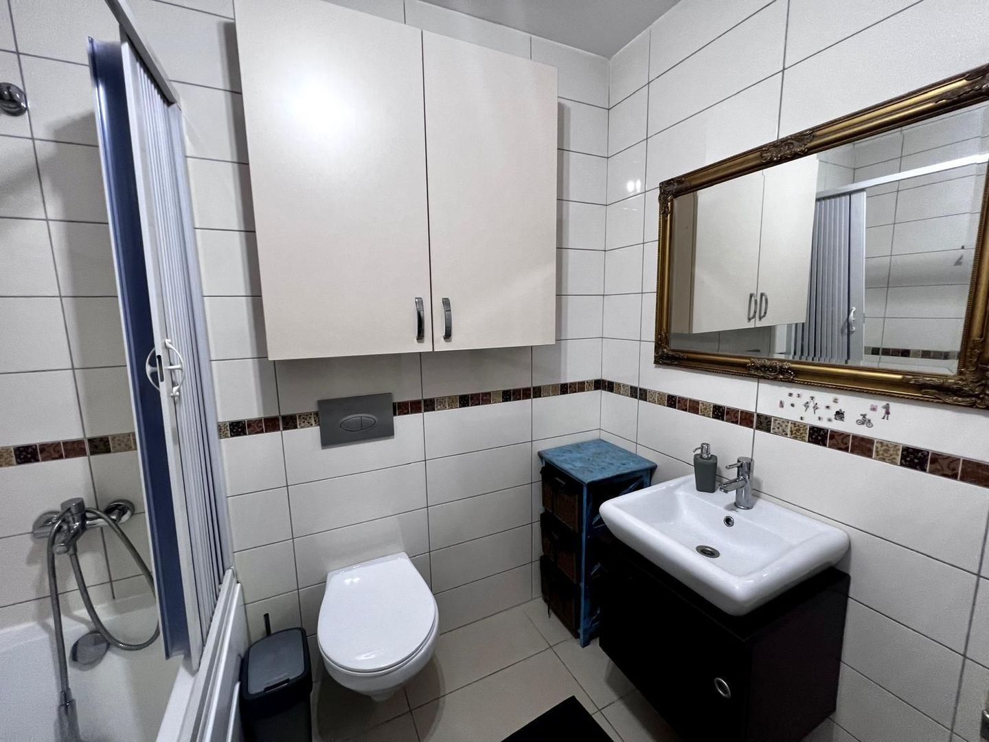 Apartament cu 3 camere de inchiriat in Cosmopolis - Poză 3
