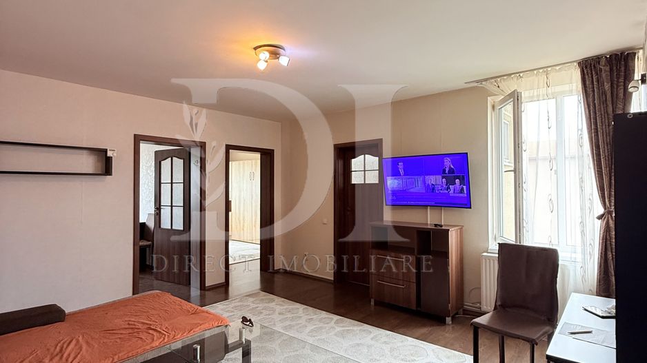 Apartament cu 3 camere decomandate / etaj intermediar - Poză 4