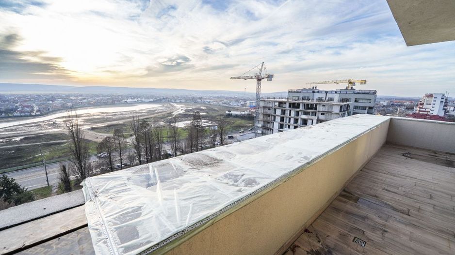 Apartament tip penthouse 3 camere cu priveliște - Poză 15