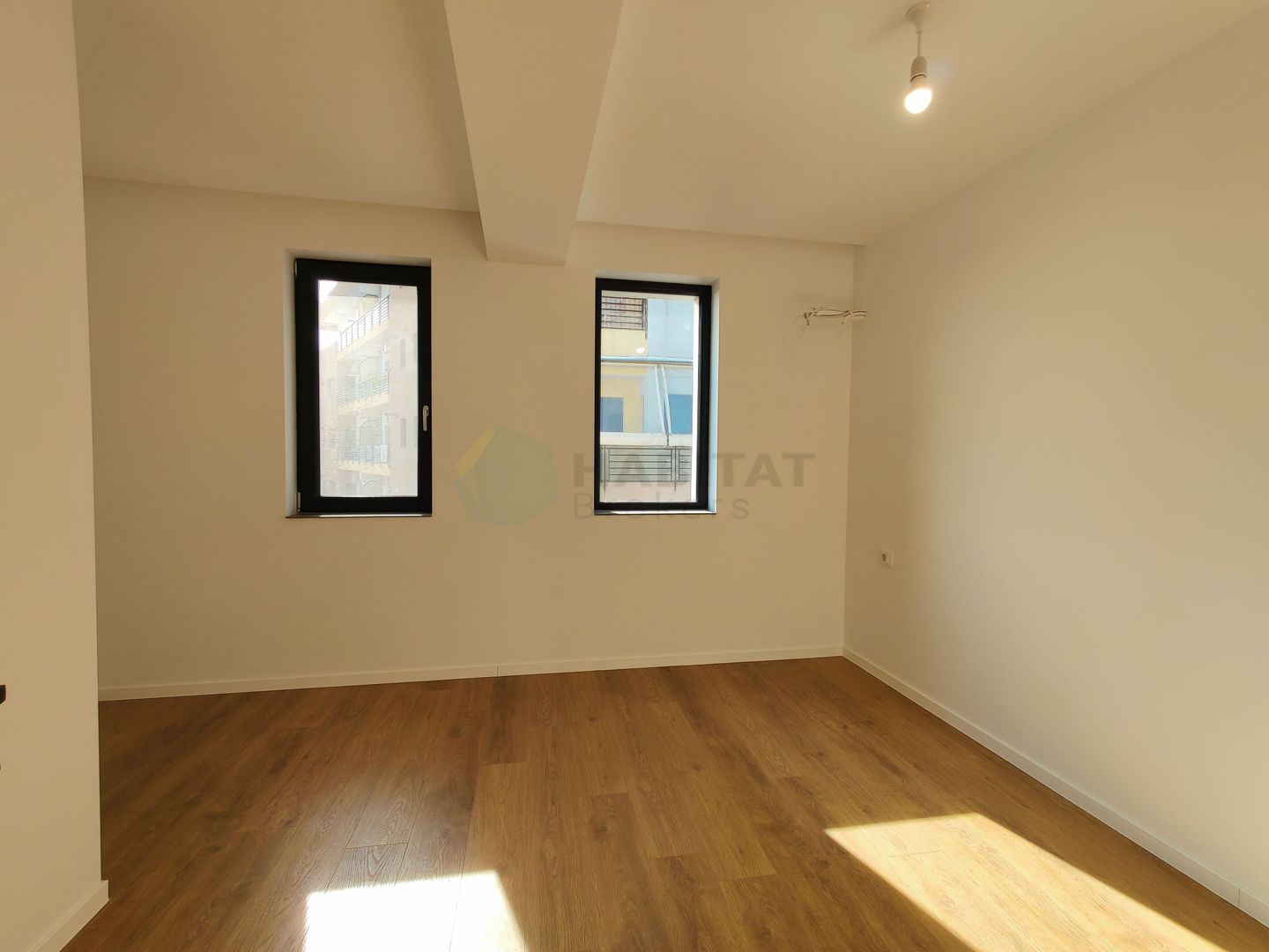 Apartament cu gradina proprie, doua locuri de parcare, gata de mutat - Poză 15