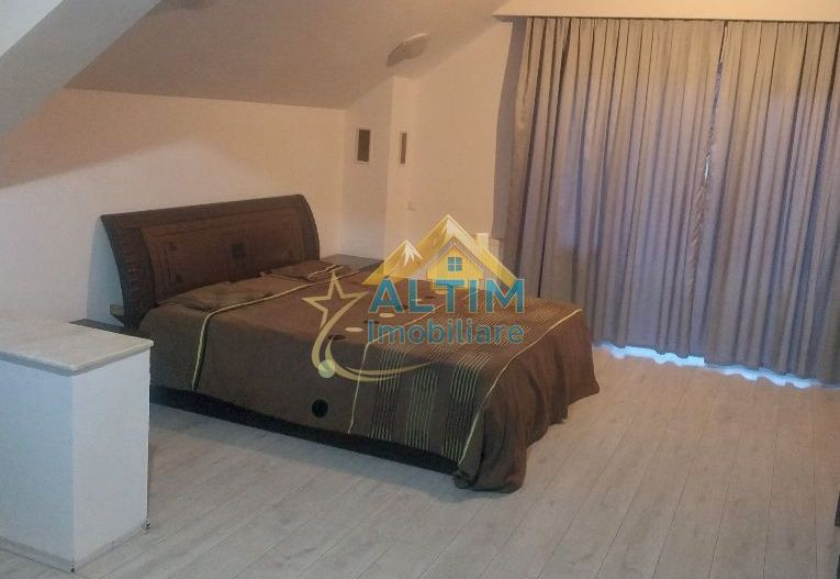 Casa de vânzare în Săcele, Brașov - Poză 1