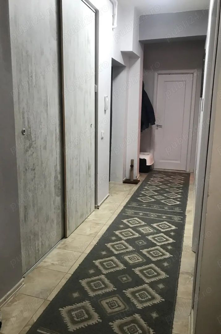 Apartament 3 camere de vanzare - Poză 1