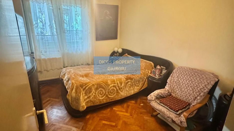 Apartament 3 camere -Centru - Poză 4