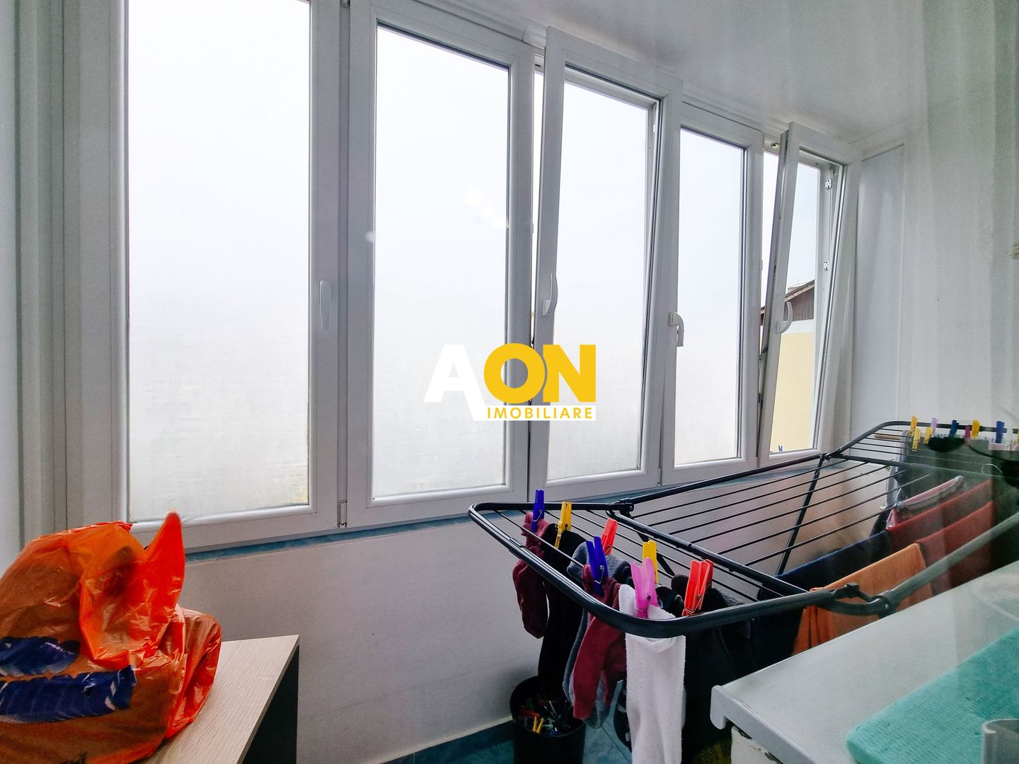 Apartament 2 camere, semidecomandat, Cetate - Poză 2