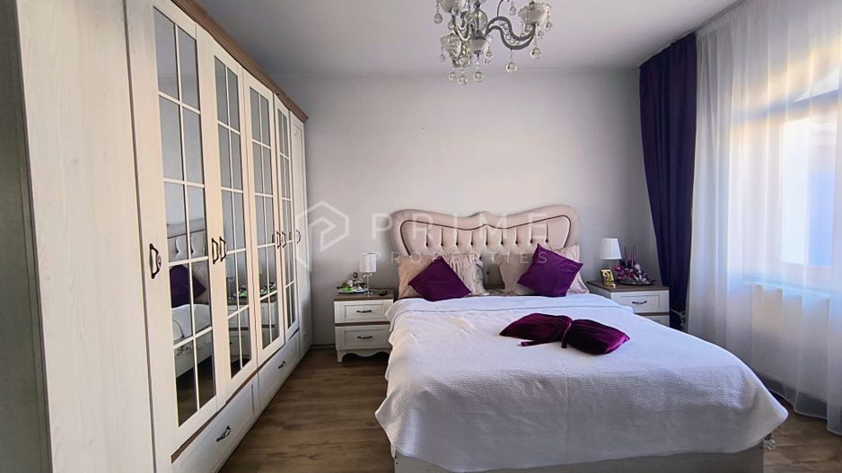 Casa perfectă pentru familie – curte, foișor cu grătar și garaj triplu - Poză 15