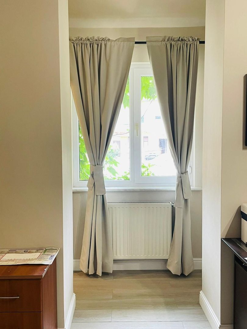 Birou ultracentral, pe Revoluției, cu loc de parcare - Poză 3