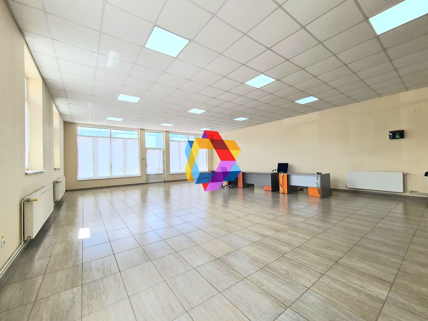Spatiu birouri de închiriat Brasov - 100 mp # spatii-comerciale-brasov.ro - Poză 1