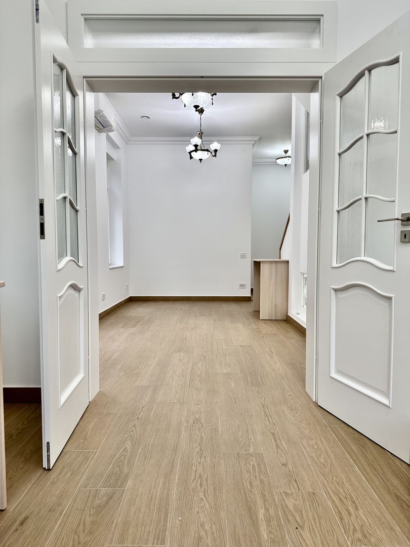 Casa de inchiriat, 3 camere, 3 bai, renovata, prima inchiriere. - Poză 10