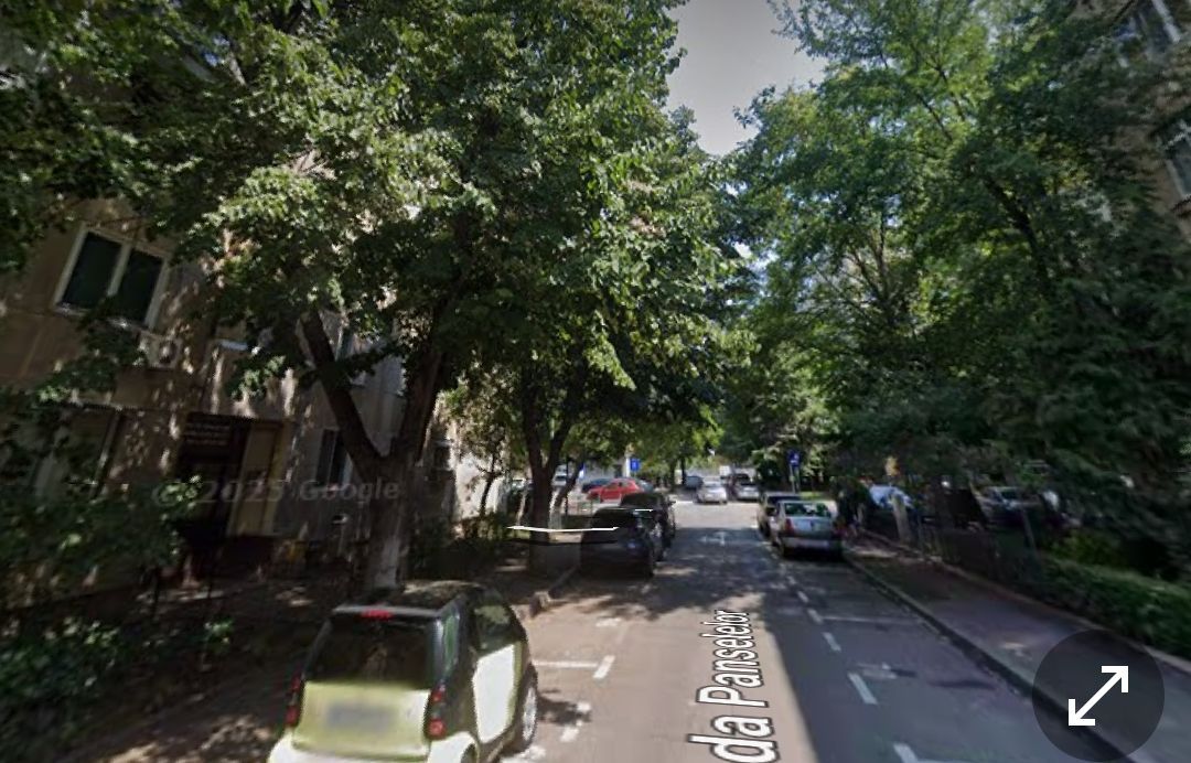 Apartament 4 camere. Zona Panselelor. Cu Centrala. - Poză 3