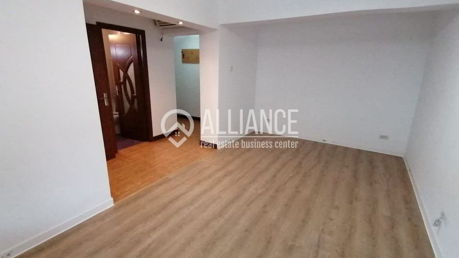 CENTRU - Birou pe Bdul Mamaia-Capitol - Poză 1