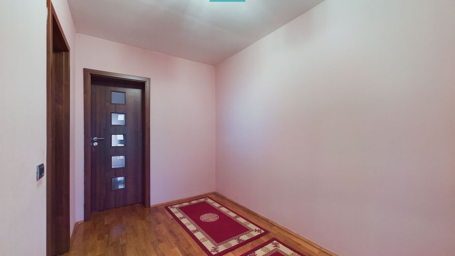 Vilă spațioasă cu 8 camere, Grădiște - Poză 9