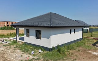 Casă pe parter de vânzare în cartierul Izvor - Poză 3