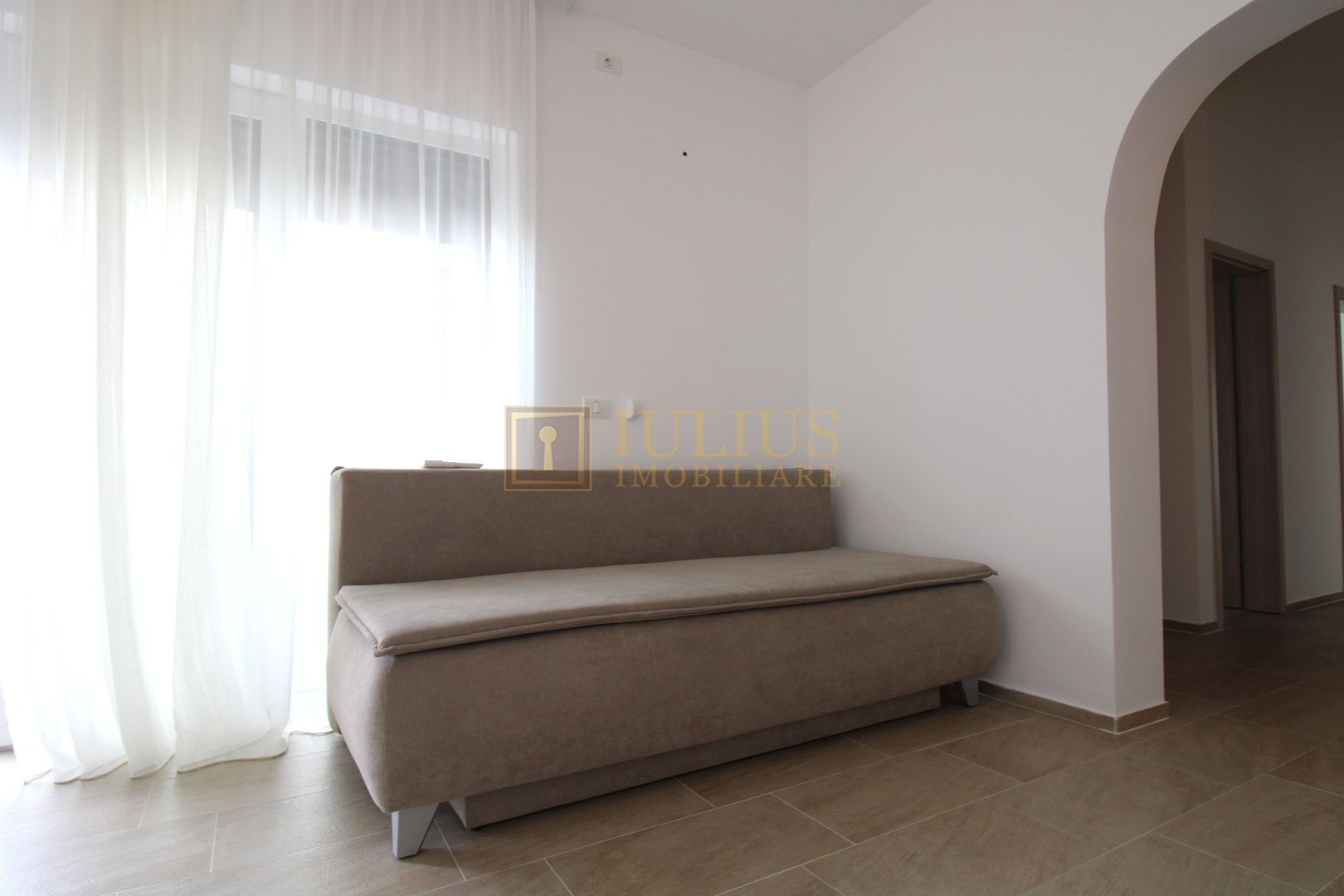 Buziasului, 3 camere + 2 bai, centrala proprie - Poză 4