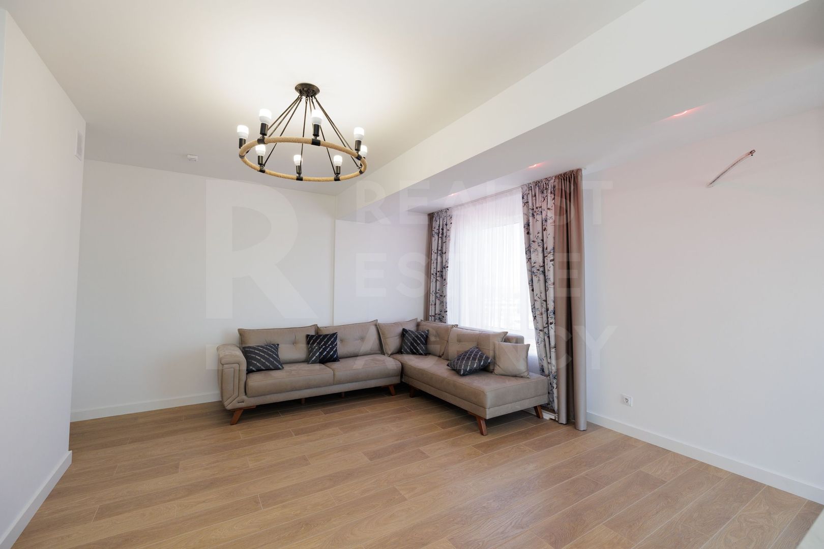 Vânzare, apartament, 2 camere, str. Calea Iesilor, sectorul Buiucani - Poză 4