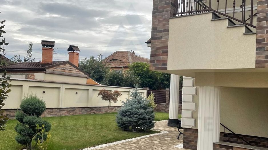 Vila 360 mp utili super exclusivista si teren 750 mp in Sibiu - Poză 1