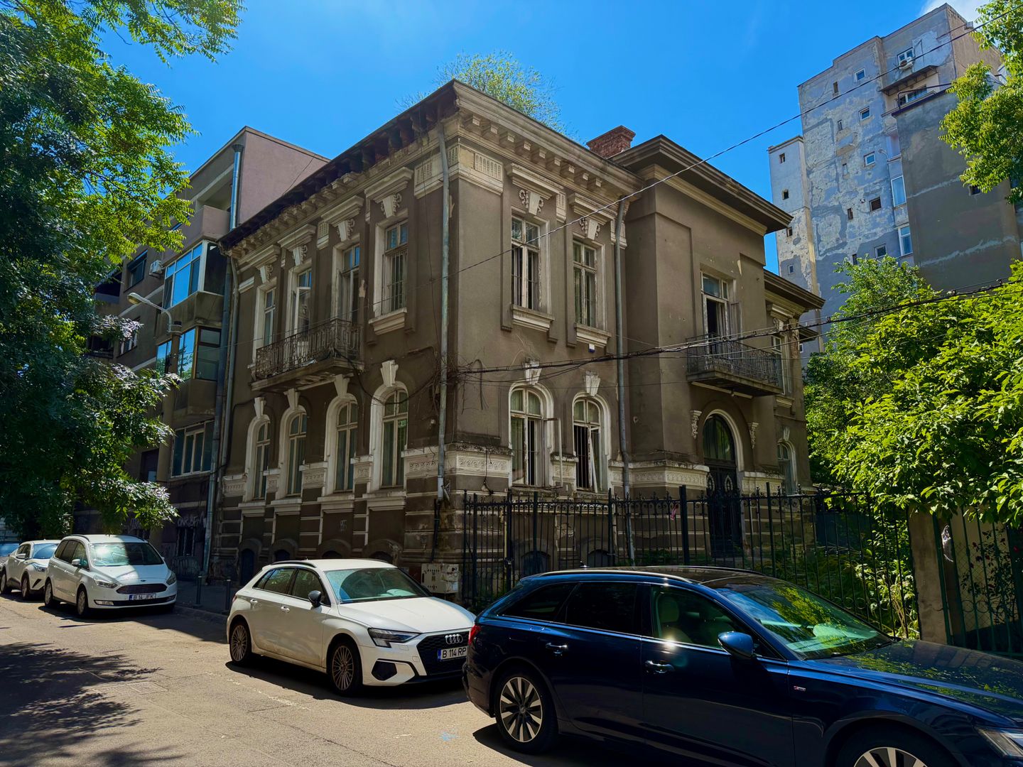 Imobil + teren cu autorizatie si proiect 29 apartamente  Kogalniceanu - Cismigiu - Poză 1