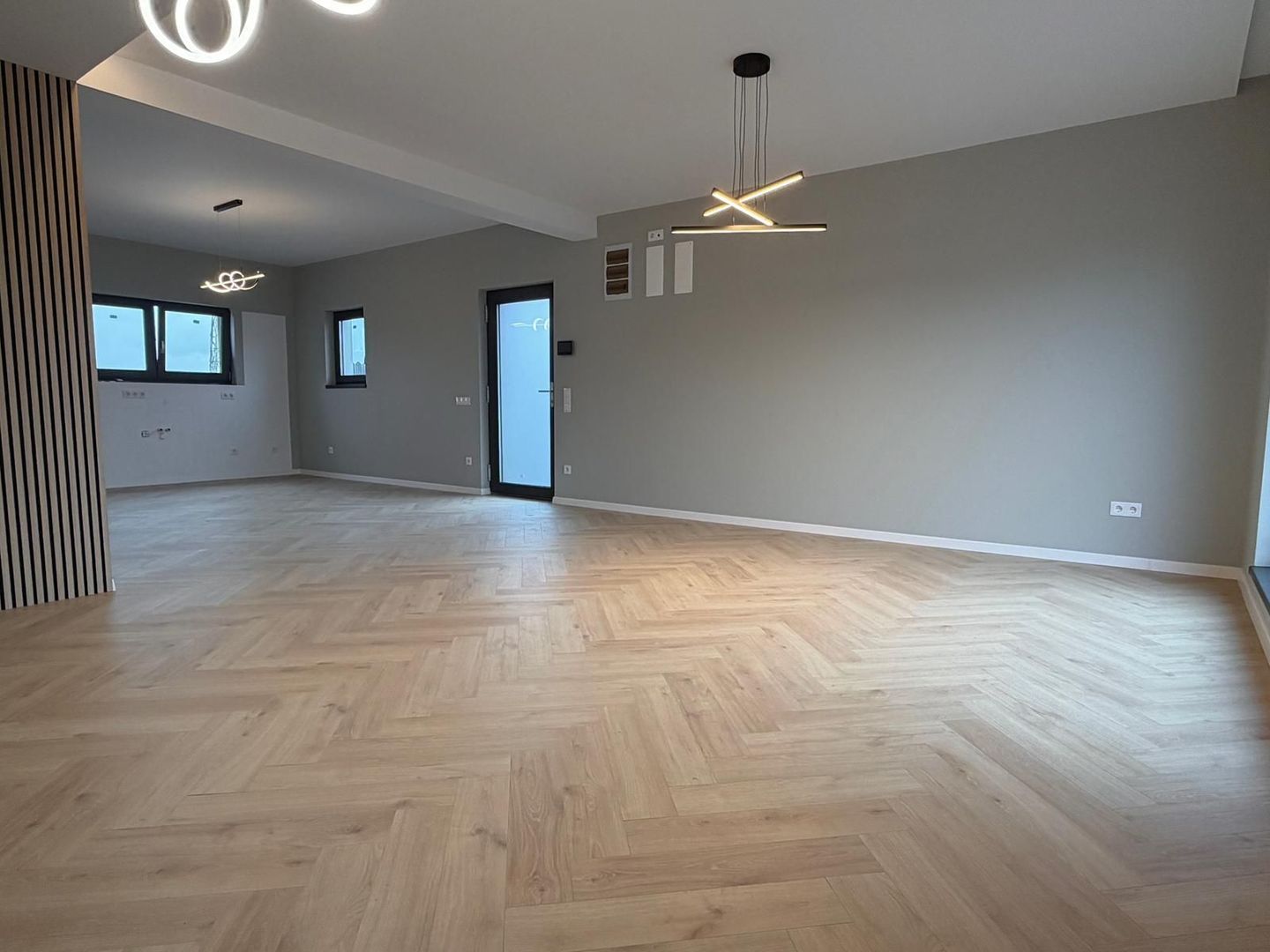 Apartament la Vila, 4 camere si gradina privata - Poză 5