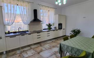 Casa 4 camere finisaje de lux 950 mp teren Com. Ciugud - Poză 7