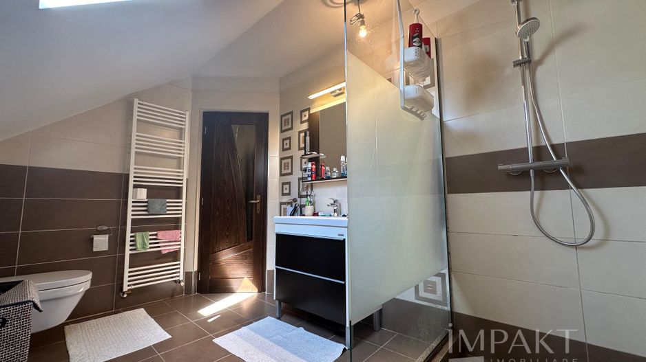 Casa de vanzare 230 mp utili + teren 1000 mp, Luna de Sus, Cluj! - Poză 16